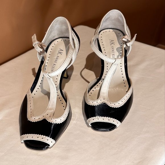 Anne Klien Black & White Dress Heel - LIKE NEW - Picture 1 of 4